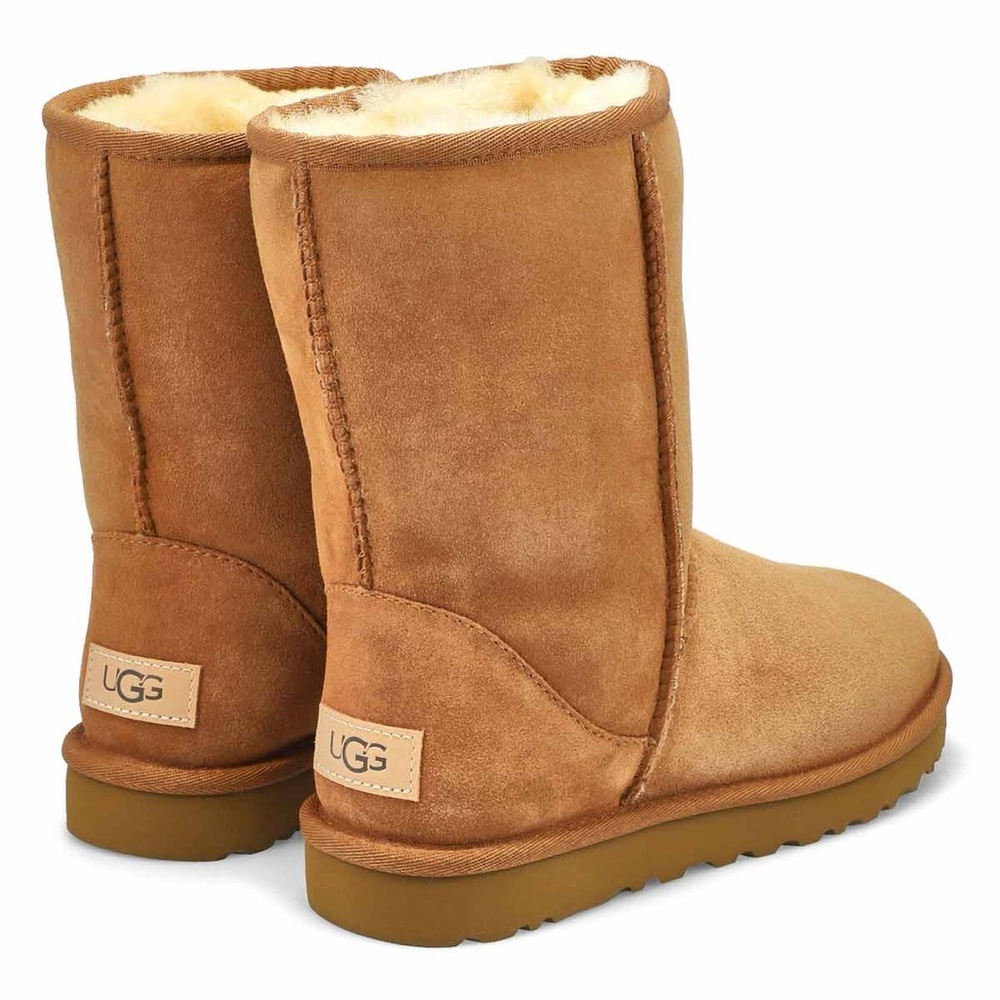 Brand New UGG Classic Short size 8